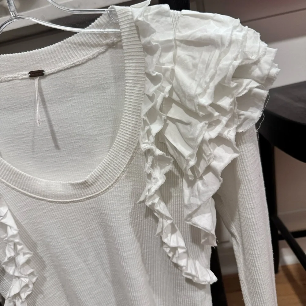 Free people what a ruffle top Size M